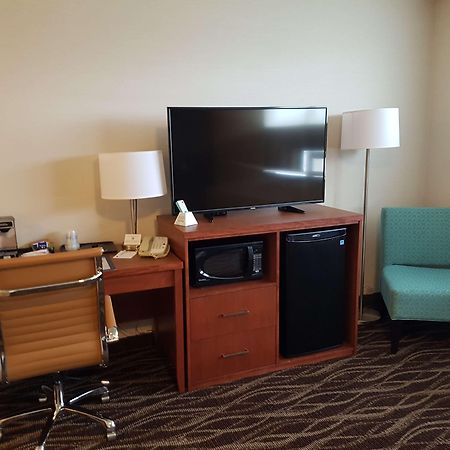 Best Western Plus Durham Hotel & Conference Centre Ошауа Екстериор снимка