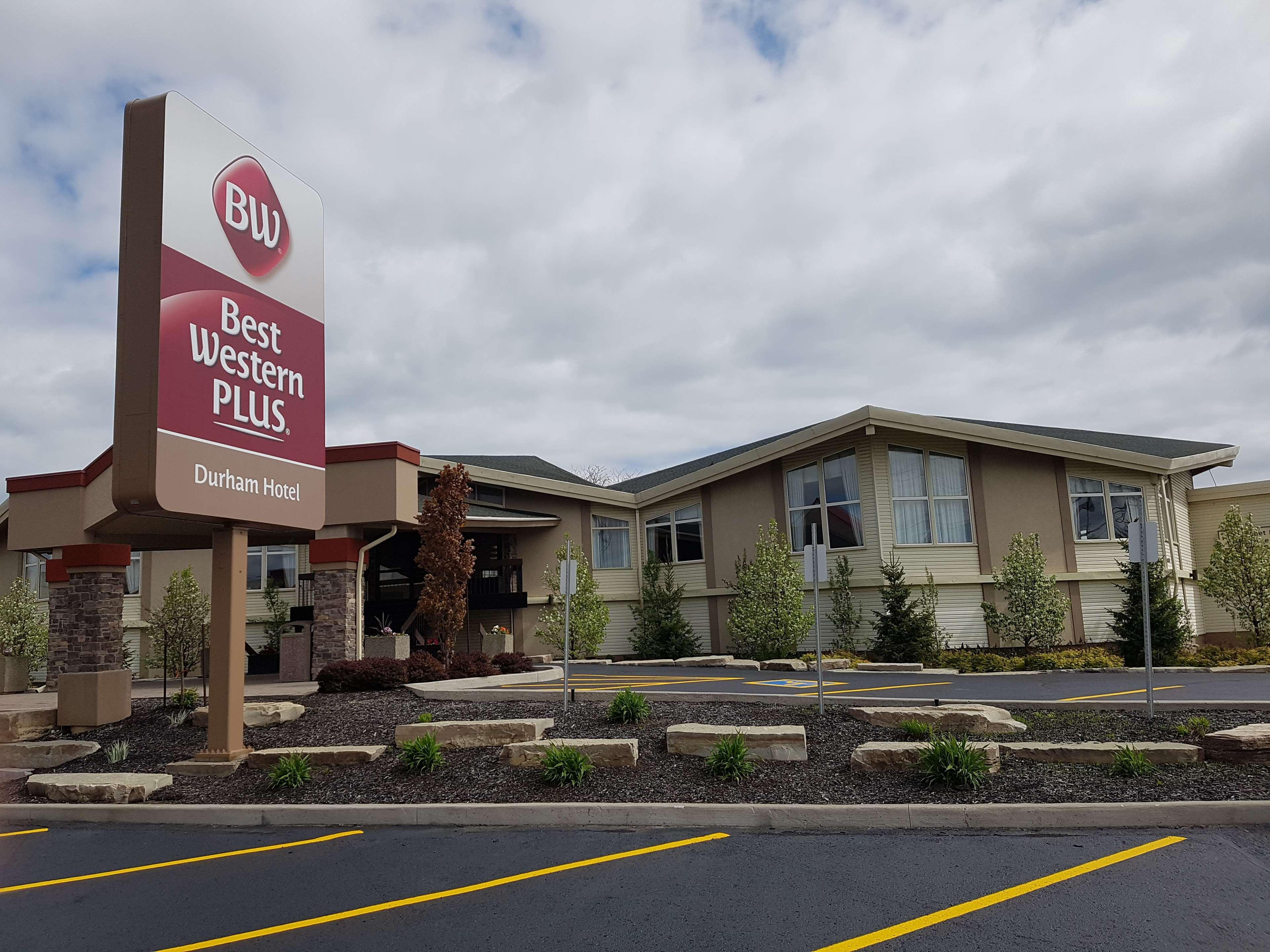 Best Western Plus Durham Hotel & Conference Centre Ошауа Екстериор снимка