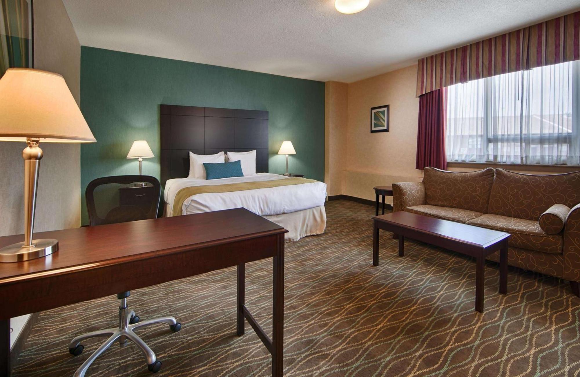 Best Western Plus Durham Hotel & Conference Centre Ошауа Екстериор снимка