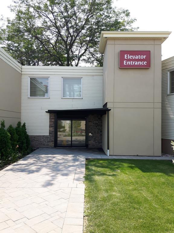 Best Western Plus Durham Hotel & Conference Centre Ошауа Екстериор снимка
