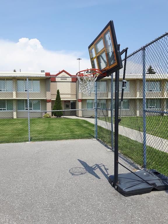 Best Western Plus Durham Hotel & Conference Centre Ошауа Екстериор снимка