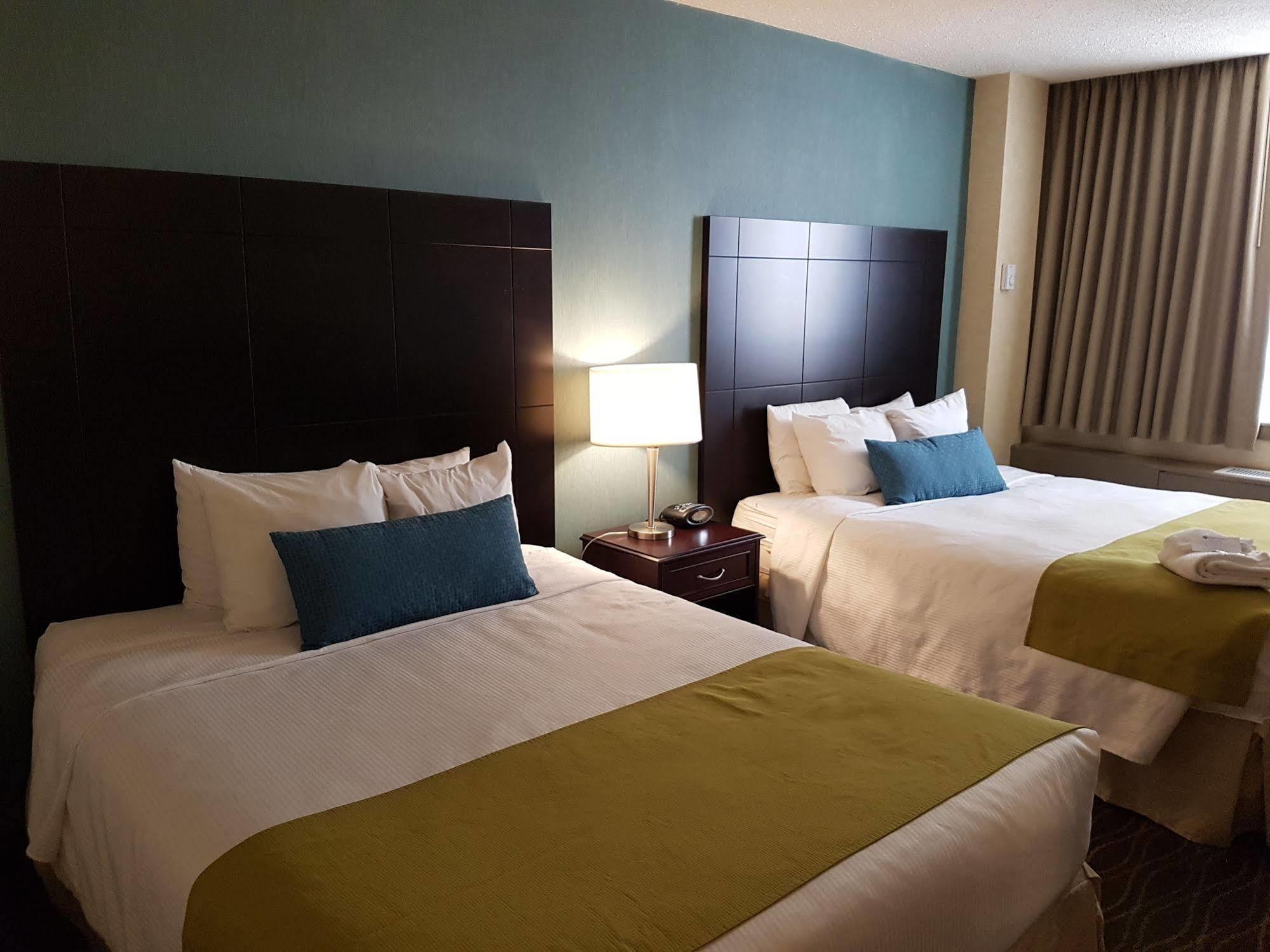 Best Western Plus Durham Hotel & Conference Centre Ошауа Екстериор снимка