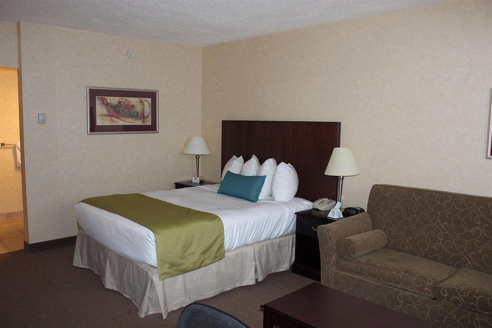 Best Western Plus Durham Hotel & Conference Centre Ошауа Стая снимка
